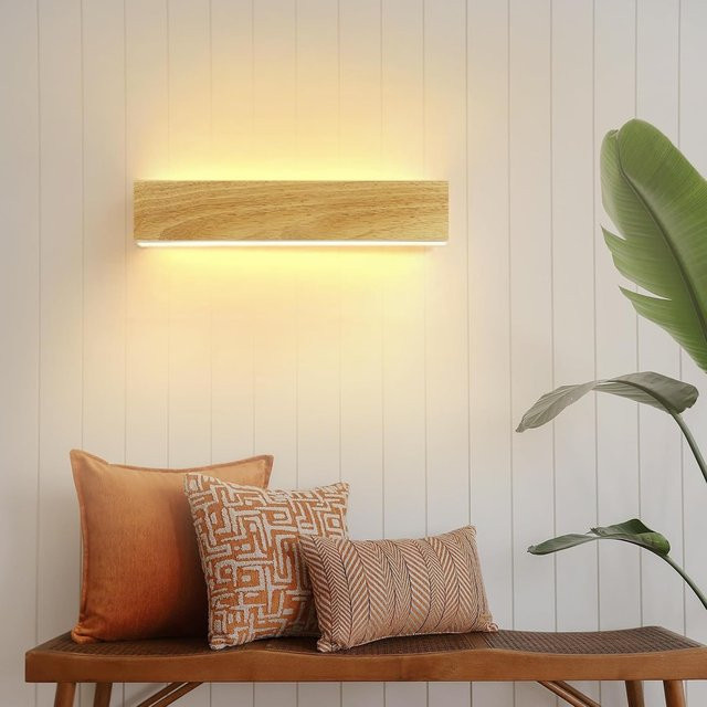 Moderne LED Wandleuchte aus Holz in Weiß mit Up-and-Down Design, 11W, 3000K Warmweiß, Höhe: 32 cm - Bild 1