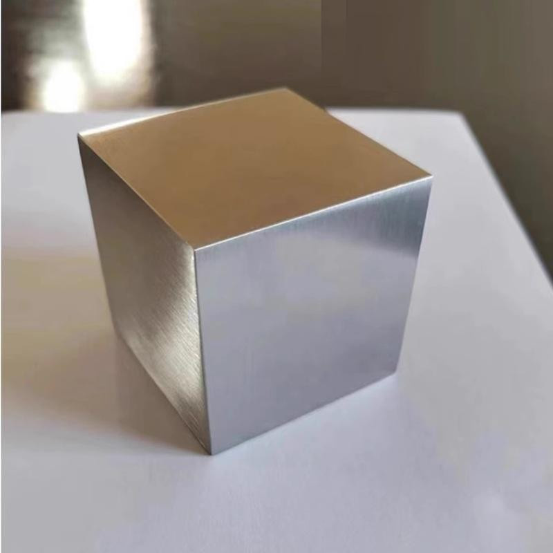 KristiB03 Briefbeschwerer aus 304 Edelstahl als Vollwürfel in Silber, B/T/H: 4,5 x 4,5 x 4,5 cm - Bild 2