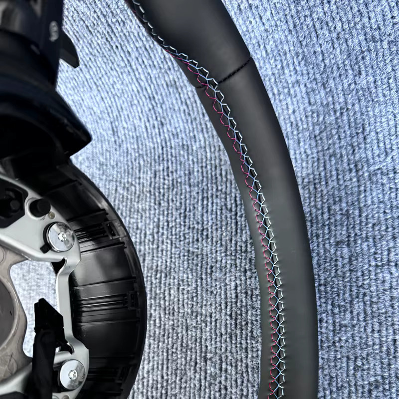 Leder Sport Lenkrad in Schwarz für BMW F10 F11 F15 F16 F20 F30 F31 F32 F36 E70 E71 E84 E87 E90 M3 M4 für manuelle und automatische Getriebe - Bild 4