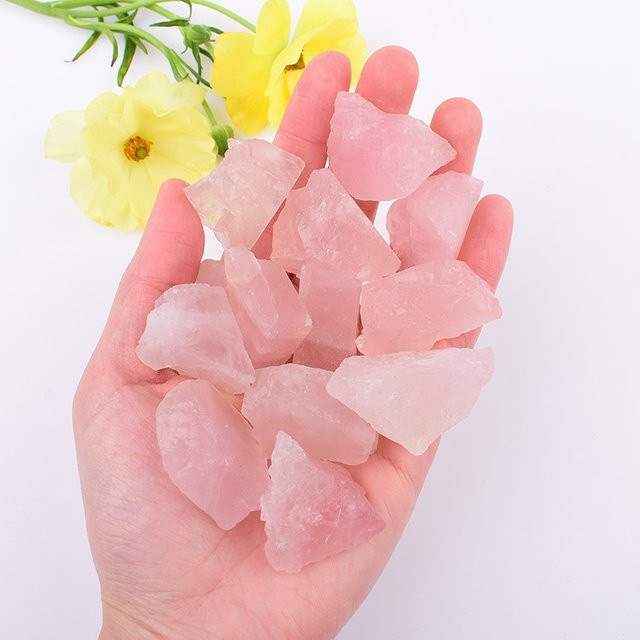 RYCRYSTAL Natürlicher Rosenquarz als roher Kristall in Pink zur Dekoration und für Reiki - Bild 1