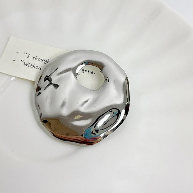 Brosche Metall, Rund, Wasserwellen, Unisex, Grau - Bild 1