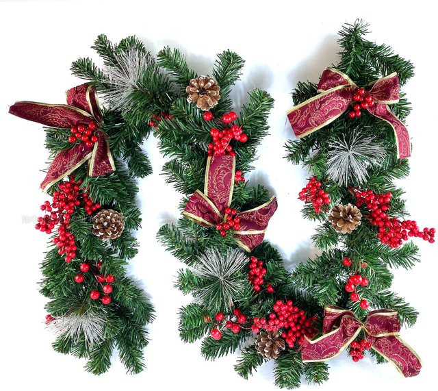 YOUTHINK Künstliche Weihnachts-Girlande in Grün mit Blättern als hängende Dekoration, Länge: 180 cm - Bild 1