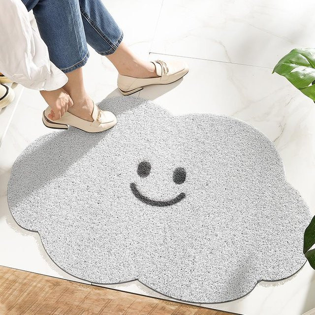 Rutschfeste Fußmatte mit Cartoon-Wolken-Design in Grau, Schmutzfangmatte aus PVC und Polyester, B/B: 45 x 75 cm - Bild 1