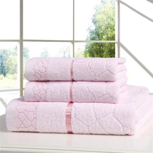 3-teiliges Luxus-Handtuch-Set aus Baumwolle von MAITA Clothscenery in Rosa und Pink bestehend aus Badetüchern und Gesichtstüchern - Bild 1