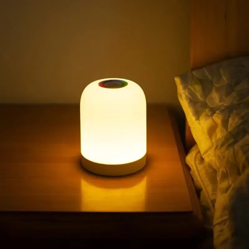 Lyfs LED Nachtlicht mit USB-Ladefunktion, kabellose Touch-Steuerung und Fernbedienung, bunte RGB-Atmosphärenlampe für Schlafzimmer und Wohnzimmer, Weiß - Bild 2
