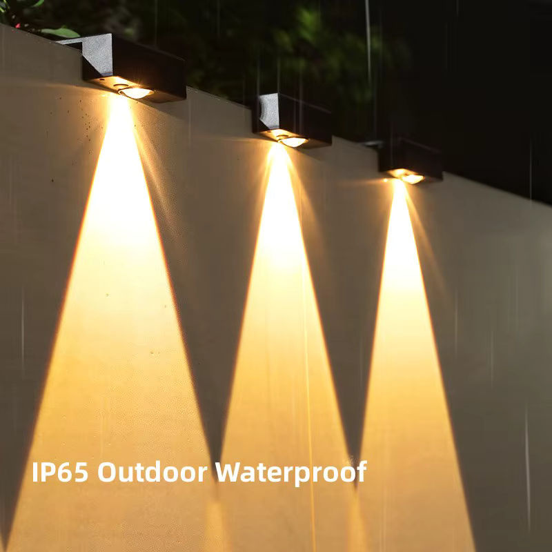 Wasserdichte LED Solar Gartenleuchten in Schwarz mit warmweißem Licht für Balkon, Treppen und Außenbereiche - Bild 4