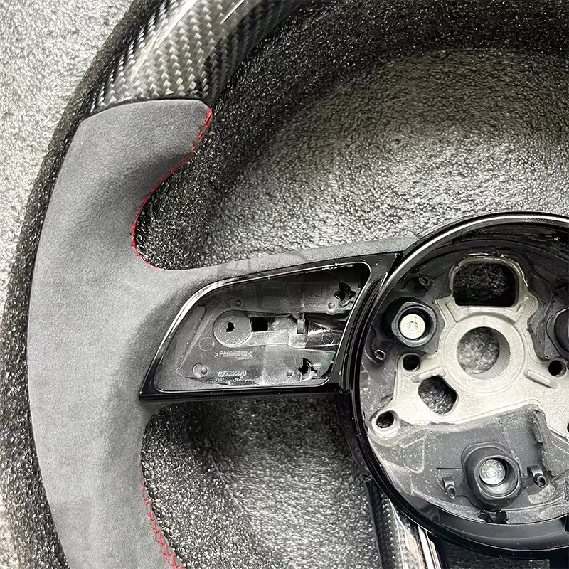 Kohlefaser-Lenkrad mit Lederperforation in Schwarz für Audi B9 S3 S4 S5 RS3 8V RS4 RS5 - Bild 2
