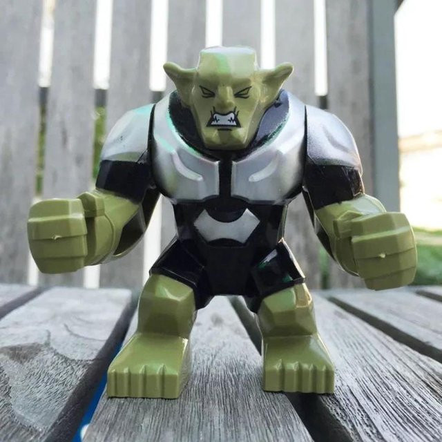 Superheld Mini Bausteine Set Hulk Spider Man Iron Man Action Puppe 3-6J - Bild 1