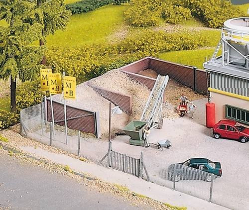 Piko Modellbau Zementwerk Main-Beton mit Sandbasen im Maßstab H0 - Bild 1