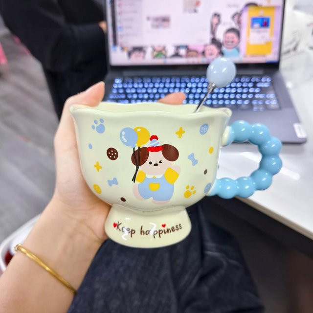 Yiran toy 1 Keramiktasse mit Cartoon Welpen und Kaninchen Design, 380 ml, Farben: Pink, Blau, Weiß - Bild 1