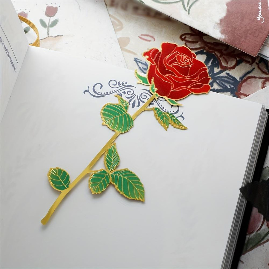 Elegantes Metall-Lesezeichen in Form einer roten Rose mit goldenem Stiel von ouyaohong - Bild 2