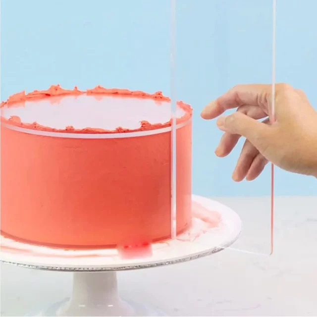 Set aus 4 Acryl Kuchenschabern und Kamm in Transparent für das Dekorieren von Kuchen mit Buttercreme, Fondant oder Zuckerguss - Bild 1