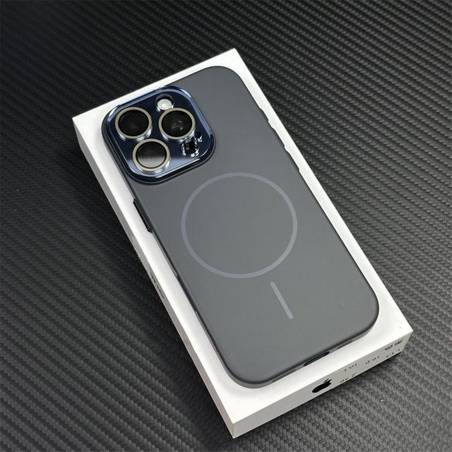 Yiran MagSafe Handyhülle mit Kameraschutz für iPhone 16 15 14 13 12 Pro Max und Plus, matte PC-Abdeckung für kabelloses Laden, Schwarz oder Transparent - Bild 1