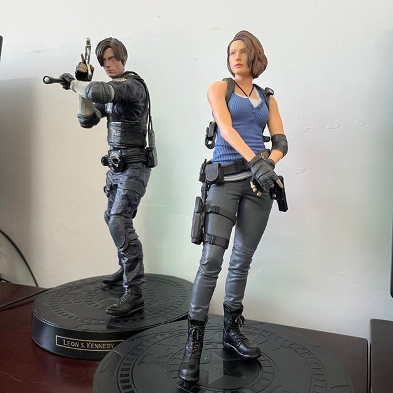 Bandai Biohazard Anime Figuren Set Jill Valentine Leon Scott Kennedy Ada Wong aus Kunstharz mehrfarbig - Bild 1