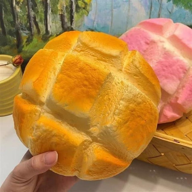 Ananasbrötchen Quetschspielzeug, gelb - Bild 1