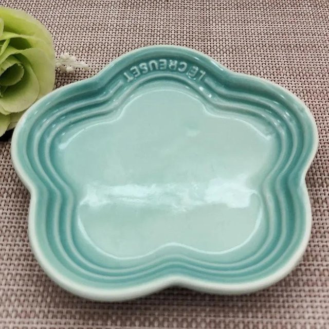 Le Creuset Dessertteller aus Keramik mit Pflaumenblüten-Design in Türkis, Durchmesser: 14 cm - Bild 1