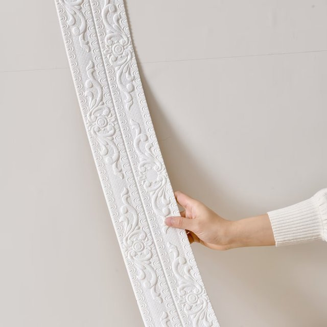 Selbstklebende flexible Schaumstoff-Zierleiste in Weiß, 230 cm Wandverkleidung als Tapetenbordüre - Bild 1