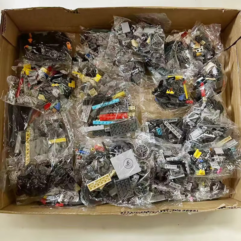 LEGO Back to the Future Zeitmaschinen, Modellbausatz, 1872 Teile - Bild 2