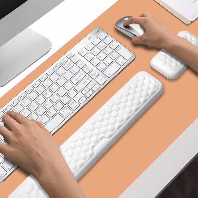 Ergonomische Tastatur- und Maus-Handgelenkauflage aus Memory-Schaum von Fomscvka für Home Office und Computer-Notebook - Bild 1