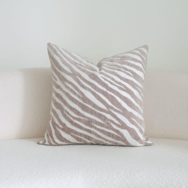 JMG Clothing Kissenbezug in Braun und Beige im modernen französischen Stil für dein Sofa, B/H: 30 x 50 cm oder 45 x 45 cm - Bild 1