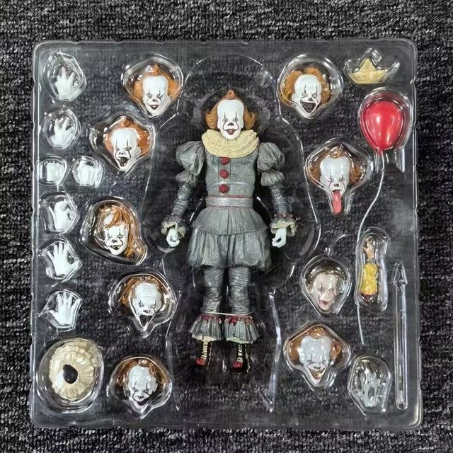 NECA IT Pennywise Deluxe Edition, Actionfigur, ab 14 Jahren - Bild 1