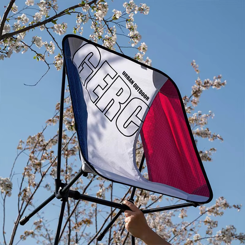 GERC Tragbarer Campingstuhl in Pink, ultraleichter zusammenklappbarer Outdoor-Mondstuhl mit atmungsaktivem Textilene-Netzrücken und Tragetasche - Bild 3
