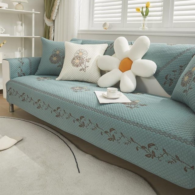 Besticktes Sofakissen aus gewaschener Baumwolle mit floralem Design, Super Six, B/B: 70 x 70 cm - Bild 1