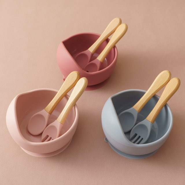 3-teiliges Baby Fütterungsset aus Silikon mit Saugschüssel und Holzbesteck - Bild 1