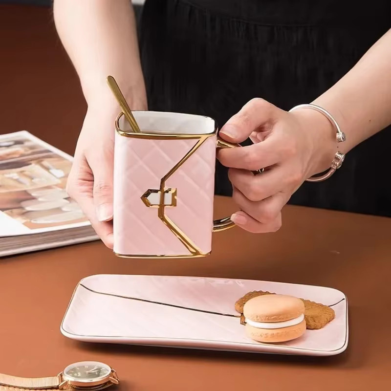 Keramik Tee-Set in Handtaschenform mit Kaffeetasse und Untertasse, Farbe Weiß - Bild 3