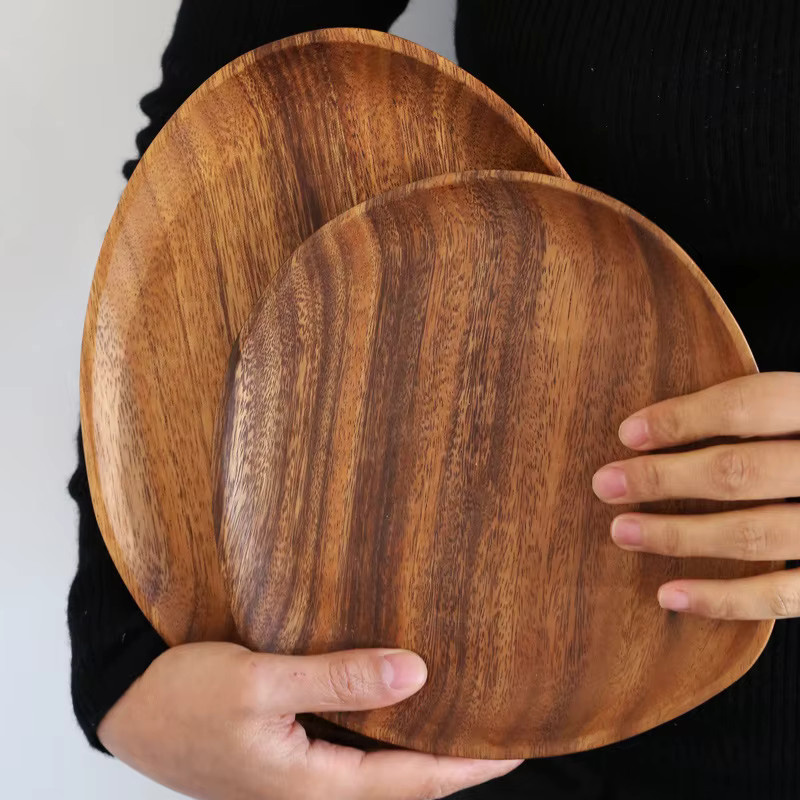 Unregelmäßiges ovales Serviertablett aus Massivholz für Obst, Sushi und Brot - Bild 4
