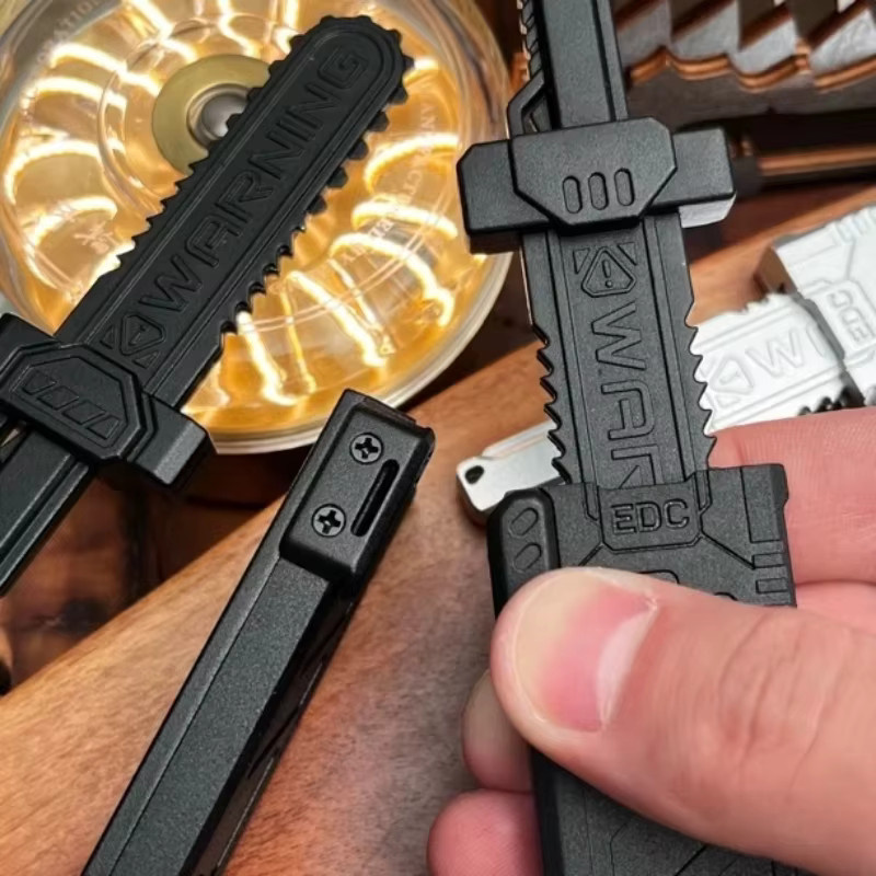 YuHaoHui EDC Spaltung Schwert, Magnetisches Auswurf Schieben Karte, Stress Relief Spielzeug - Bild 3