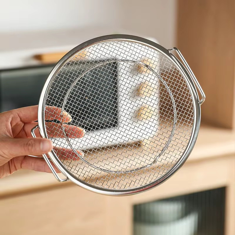 Rundes Sieb aus Edelstahl in Silber als Ölfilterschale und Abtropfkorb für die Luftfritteuse, Durchmesser: 18,0 cm - Bild 4