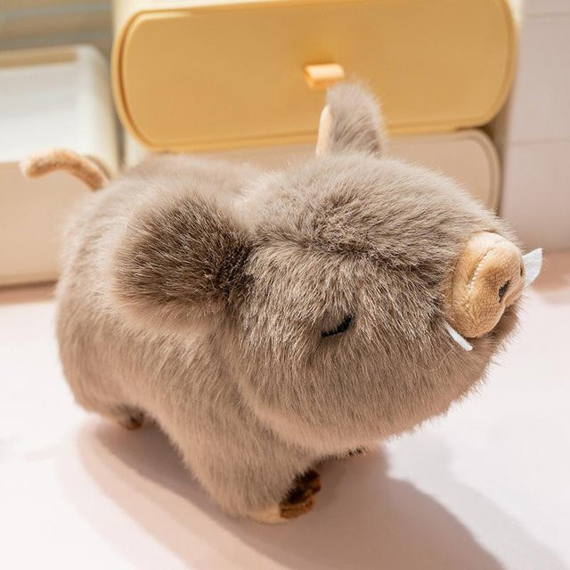 Kidsly Wildschwein Stofftier, Cartoon Anime Puppe, dunkelbraun - Bild 1