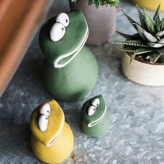 Bunte Big Mouth Frosch Familie Figur aus Harz als wasserdichtes Gartenornament im Cartoon-Design - Bild 8