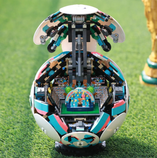 Hot Toys Fußball-Bausteine, mit LED-Beleuchtung, 1498 Teile - Bild 1