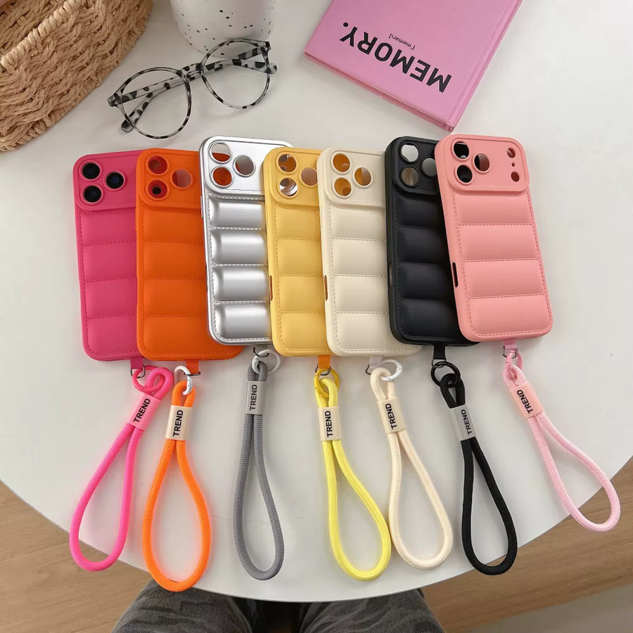 Xeber Silikonhülle mit Handgelenkschlaufe und Kameraschutz für iPhone in Orange - Bild 1