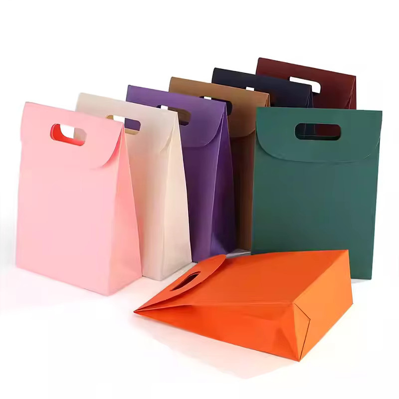 10 Stück Klappbeutel aus Kraftpapier in Grün und Mehrfarbig als Geschenk- und Souvenirbeutel - Bild 4
