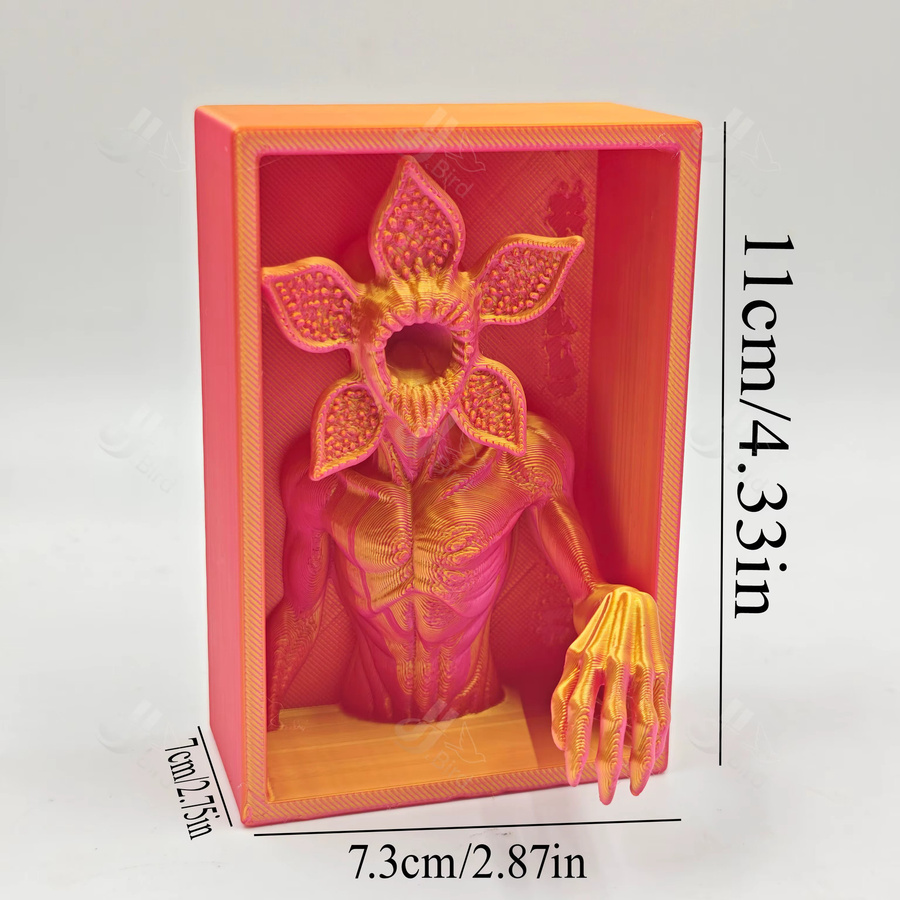Kreative Blumen-Buchstützenverzierung in Rot mit menschlicher Form aus Kunststoff - Bild 3