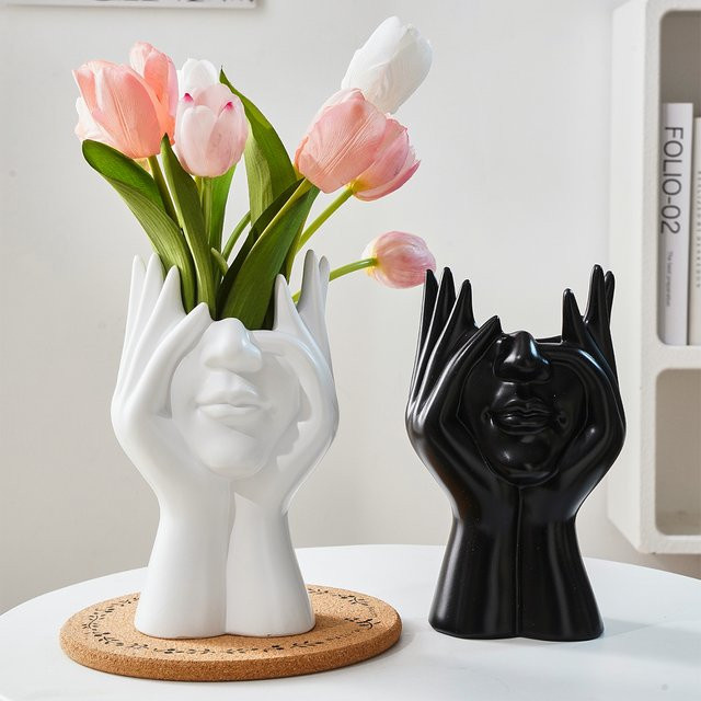 Moderne Haushaltsvase aus Harz mit doppeltem Handgesichtsdesign in Schwarz - Bild 1