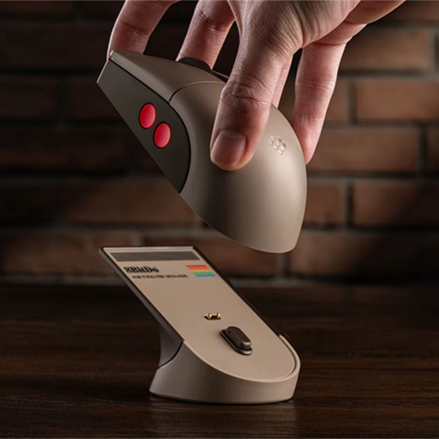 8BitDo Retro R8 Gaming-Maus C64 Edition in Beige mit Bluetooth und 2.4G Konnektivität - Bild 2