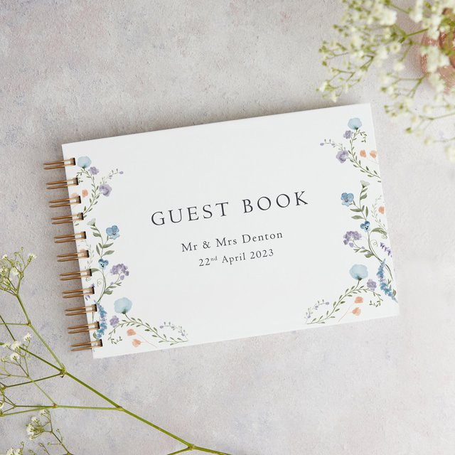 Personalisiertes Gästebuch für Hochzeiten und besondere Anlässe mit Blumen-Design in Weiß - Bild 1