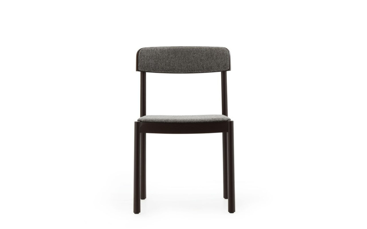 Normann Copenhagen Timb Stuhl aus Holz in Braun mit Stoffbezug - Bild 2