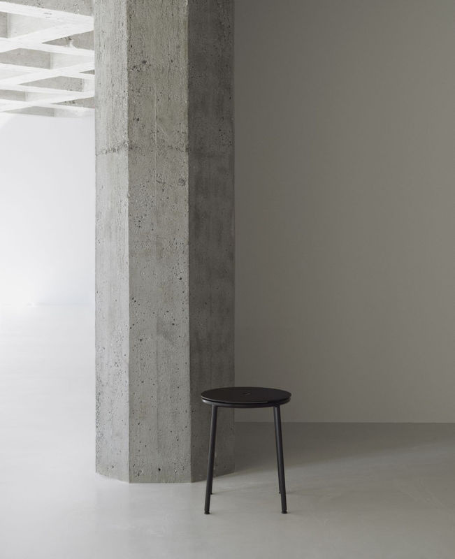 Normann Copenhagen Circa Hocker Schwarz Matt Skandinavisches Design - Bild 3