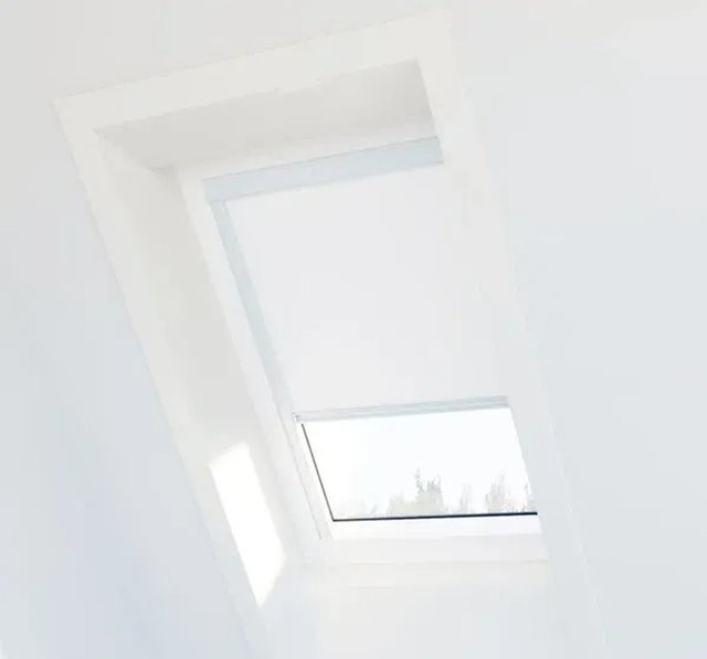 Avosdim Verdunkelungsrollo für Velux MK08 in Weiß - Bild 1