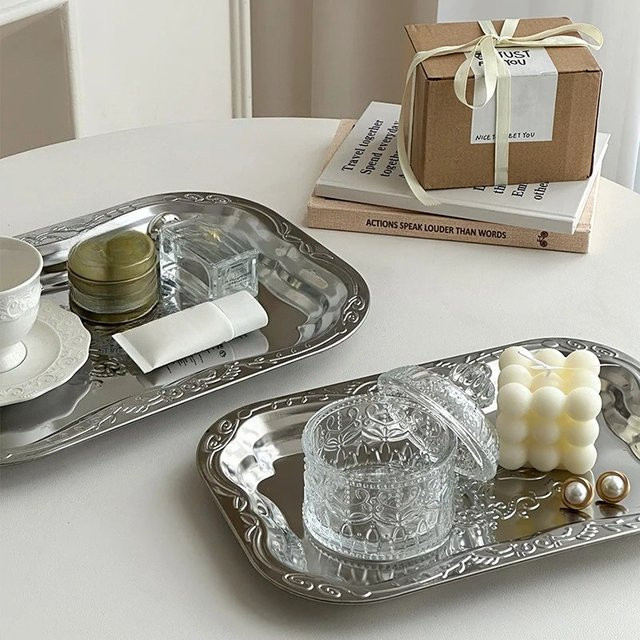 Vintage Edelstahl Serviertablett mit floraler Prägung in Silber, rechteckig - Bild 1