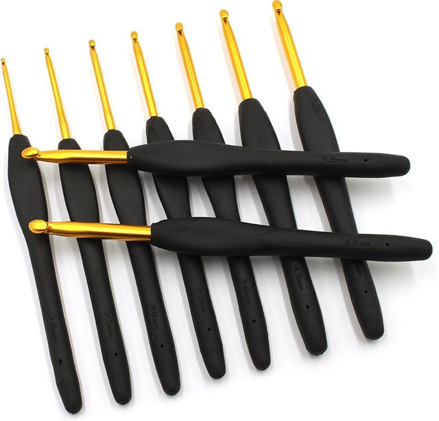 QJH Häkelnadeln Set in Schwarz und Gold, 9 Stück, 2,0–6,0 mm, Aluminium Häkelzubehör für arthritische Hände und DIY-Projekte - Bild 1