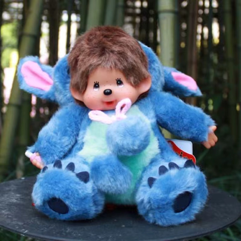 Bandai Disney Stitch Monchhichis, Plüsch-Vinyl-Spielzeug, Blau und Rosa, 20cm - Bild 3
