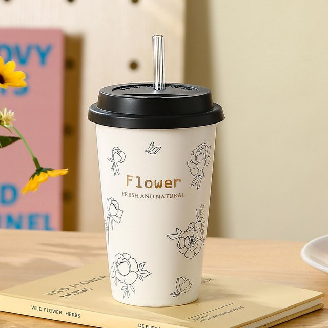 Tragbarer Keramikbecher mit floralem Design von Yiran Furniture in Weiß, 450 ml - Bild 1