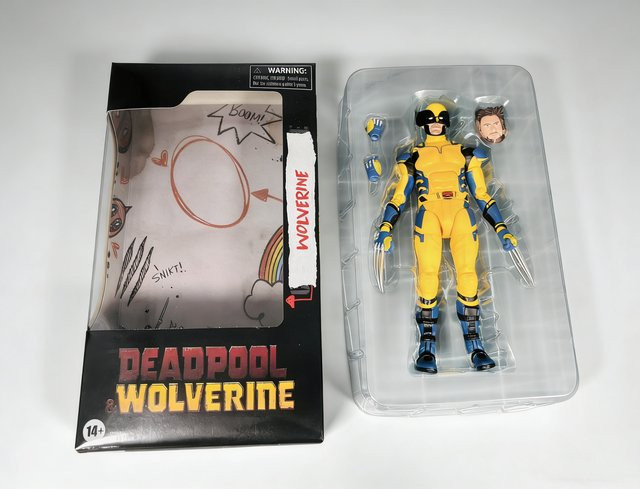 Bandai Marvel Wolverine, Actionfigur, mit austauschbaren Gesichtern - Bild 1