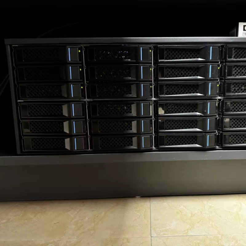 VBNM M424 24-Bay DAS-Speichergehäuse in Schwarz mit Hot-Swap für 2,5 und 3,5 Zoll SATA SAS Festplatten, 12Gb Backplane und 550W Netzteil - Bild 4